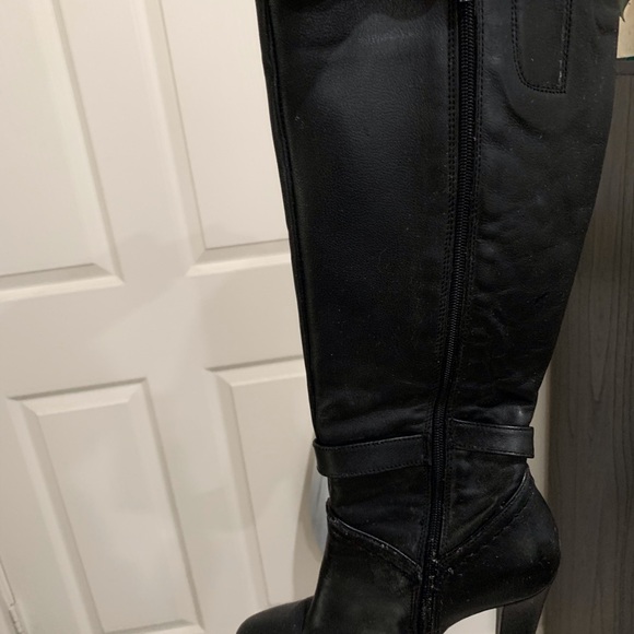 Boots - Picture 3 of 3